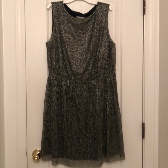 Ava & Viv Sleeveless Gold Dress - Picture 5 of 7